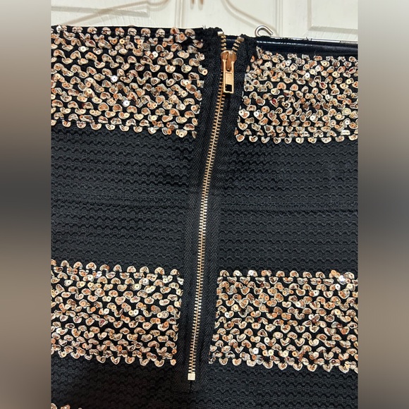 NWOT Venus Bandage Bodycon Dress Black and Gold M - Picture 4 of 8